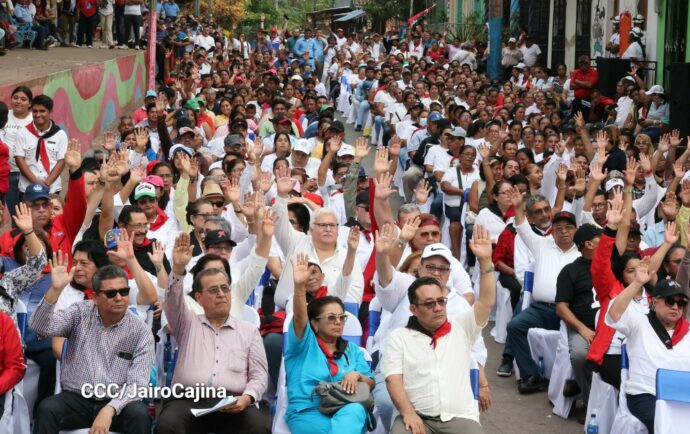 Remiendan Constitución OrMu para despojar de nacionalidad a nicaragüenses que adquieran otra