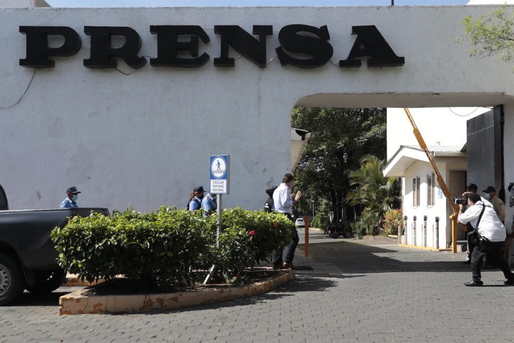 Los “copresidentes” Ortega-Murillo estallan contra la Unesco y se retiran del organismo tras premio a La Prensa