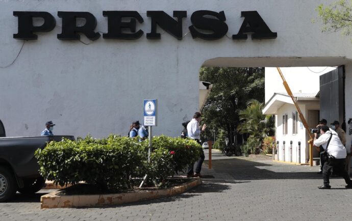 Ortega y Murillo estallan contra la Unesco y se retiran del organismo tras premio a La Prensa