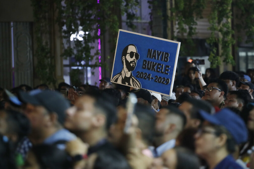 “Bukele acabó con las pandillas… y con la democracia en El Salvador”