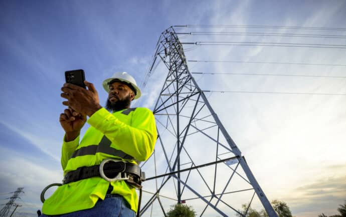Alianza busca cerrar brechas de conectividad en EE. UU.