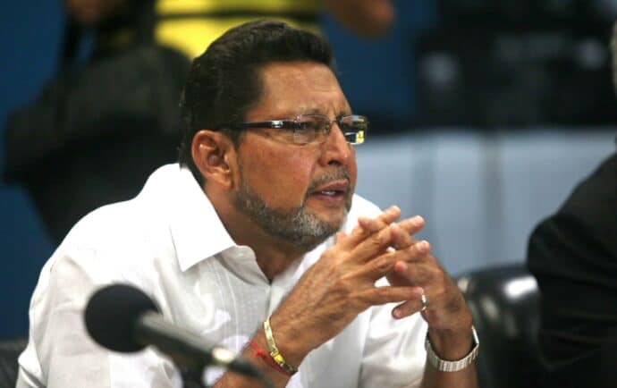 Policía detiene a Bayardo Arce y allana su vivienda en Managua