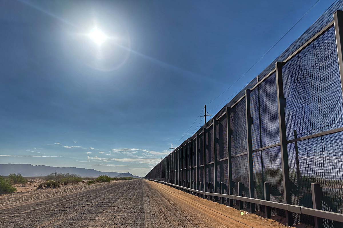 Viaje a la frontera blindada de Donald Trump: “¡No vengan…! o habrá consecuencias”