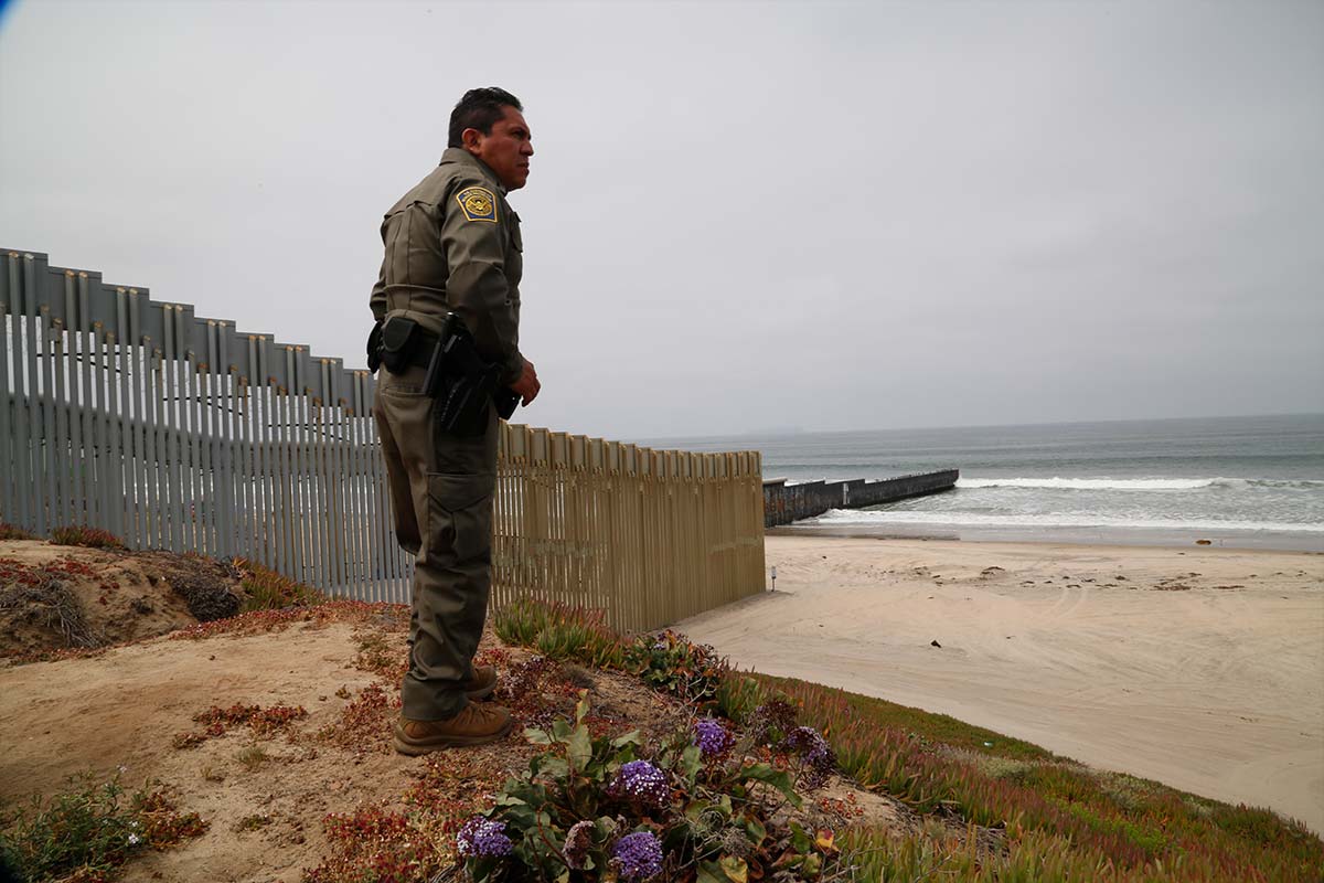 Viaje a la frontera blindada de Donald Trump: “¡No vengan…! o habrá consecuencias”