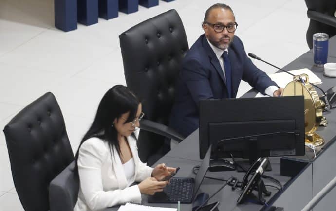 Bukele allana el camino a la reelección presidencial indefinida con una reforma constitucional exprés