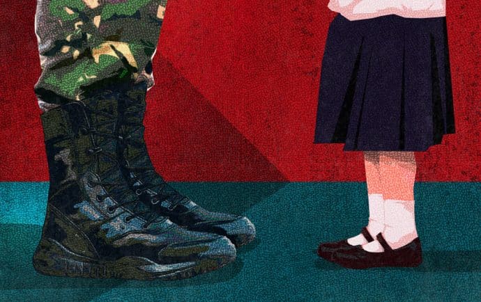 A la escuela con Nayib Bukele y su “ministra-capitana”: el avance militar disfrazado de educación y disciplina en El Salvador