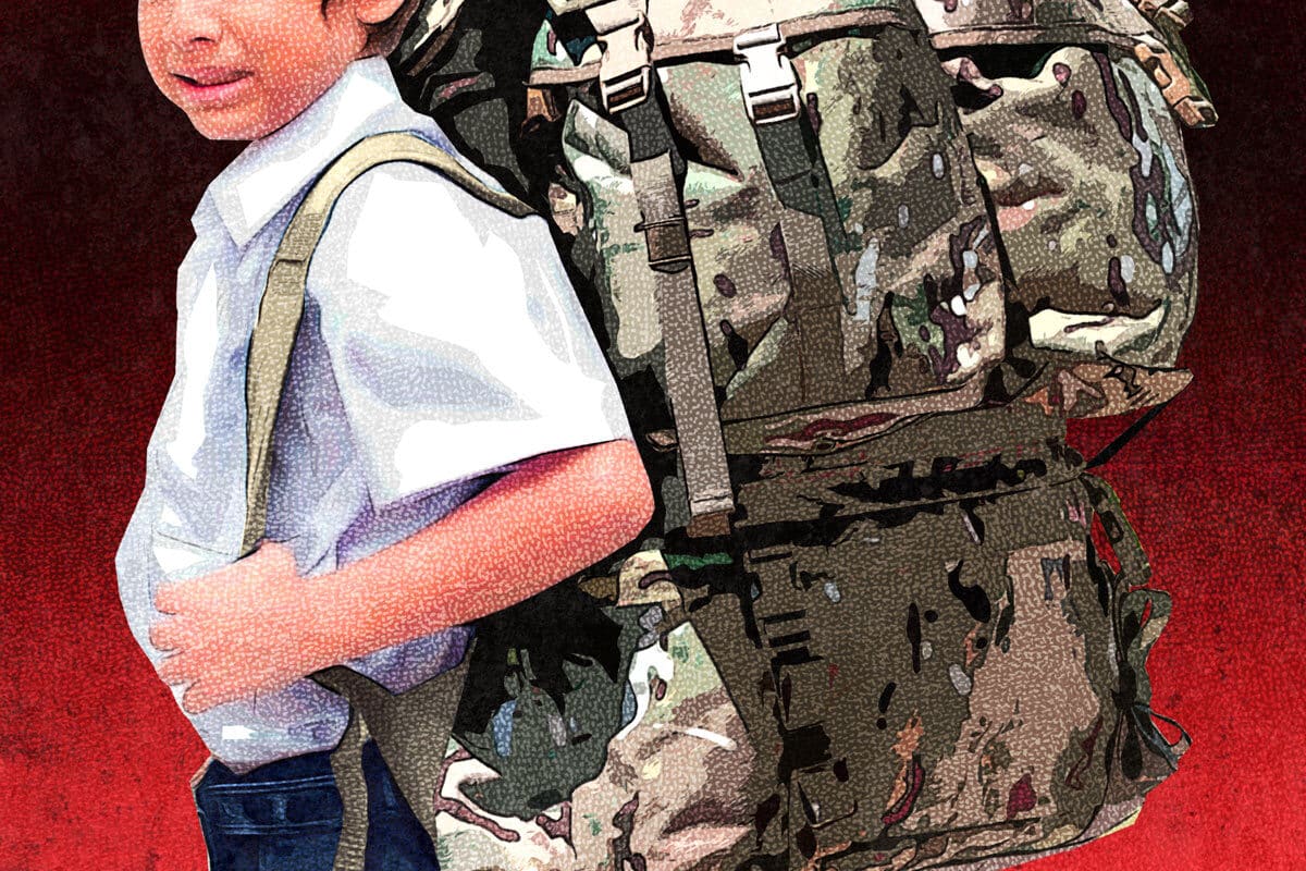 A la escuela con Nayib Bukele y su “ministra-capitana”: el avance militar disfrazado de educación y disciplina en El Salvador