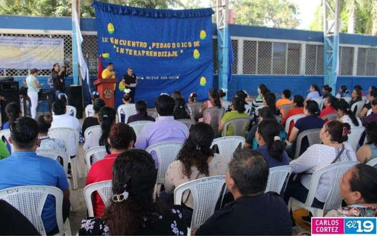Nicaragua es el único país de Centroamérica donde los maestros pagan por enfermarse