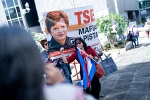 Rodrigo Chaves contra el árbitro electoral: el pulso que Costa Rica no conocía