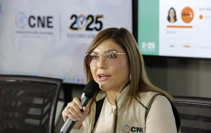 Un “apagón” informático y dudas sobre el “algoritmo” definen la presidencia en Honduras