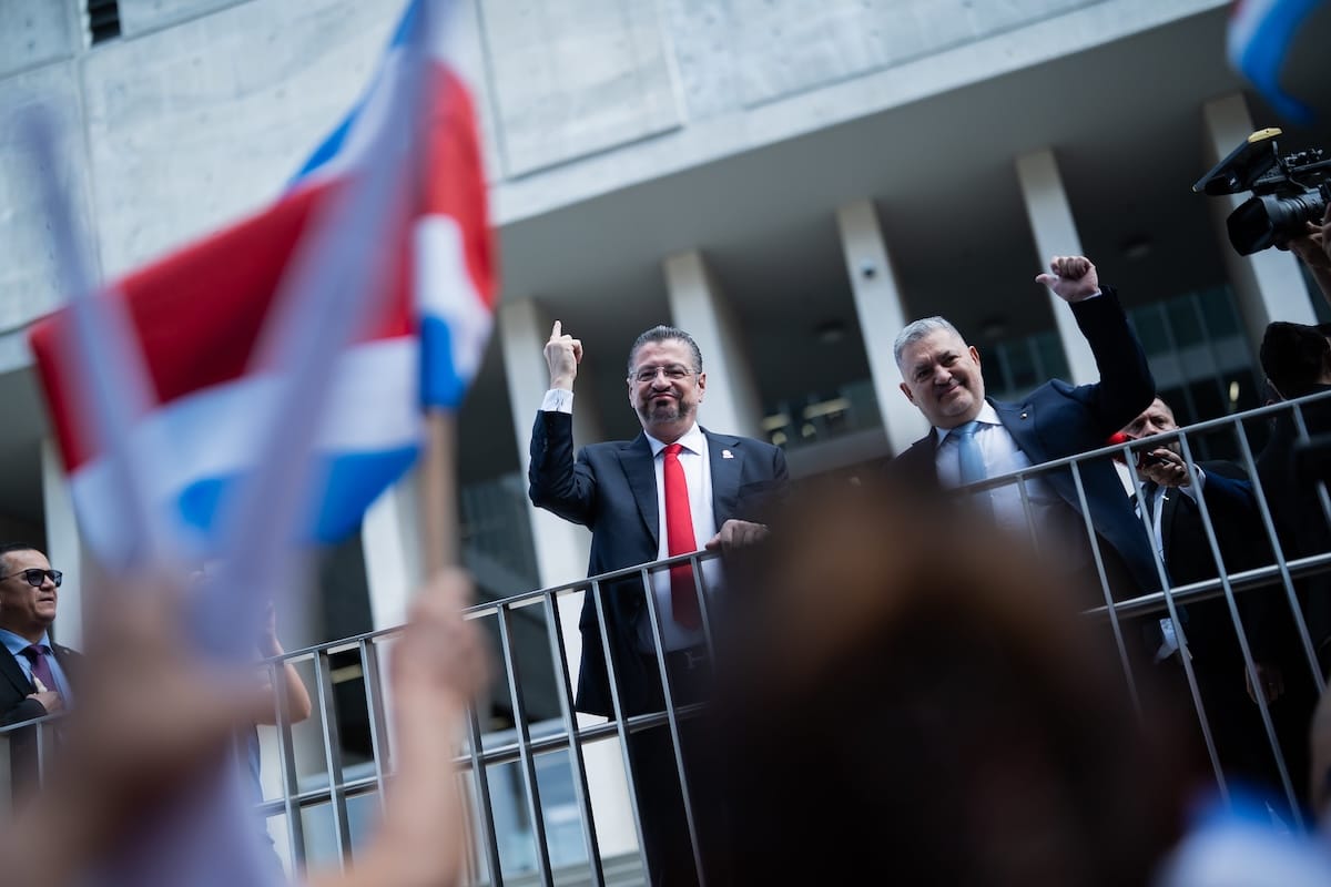 Problemas en el paraíso: la “centroamericanización” de Costa Rica y el chavismo de rasgos autoritarios