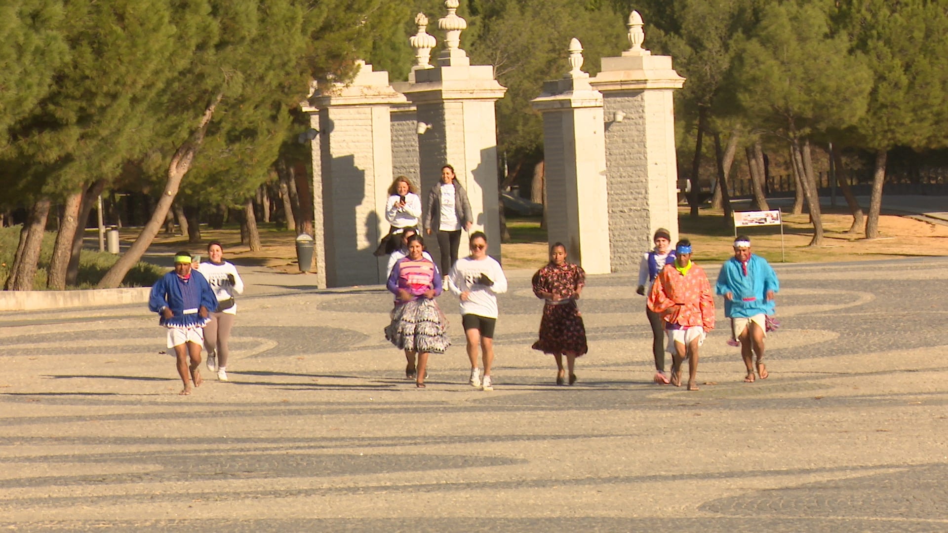 De la Sierra Tarahumara a Madrid: corredores rarámuri llevan a España su tradición ancestral