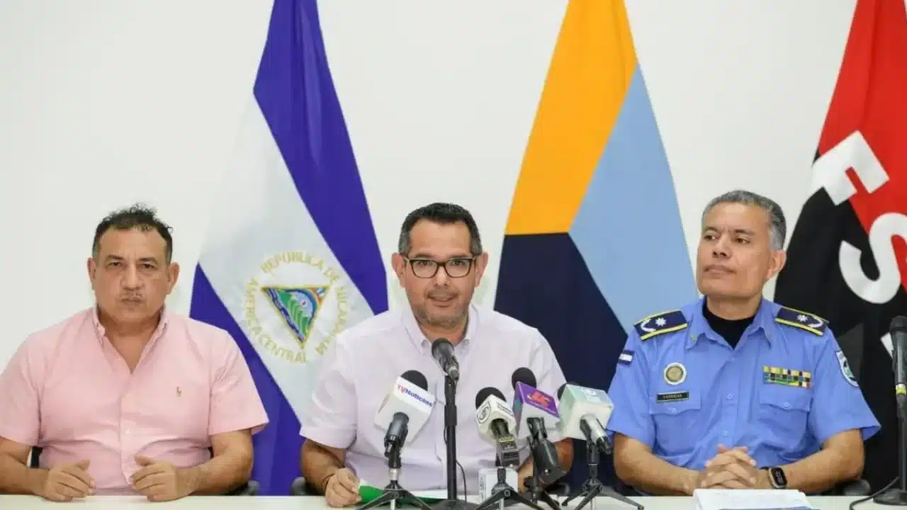 Taxistas versus plataformas digitales de “raid”: la disputa legal que Centroamérica no resuelve