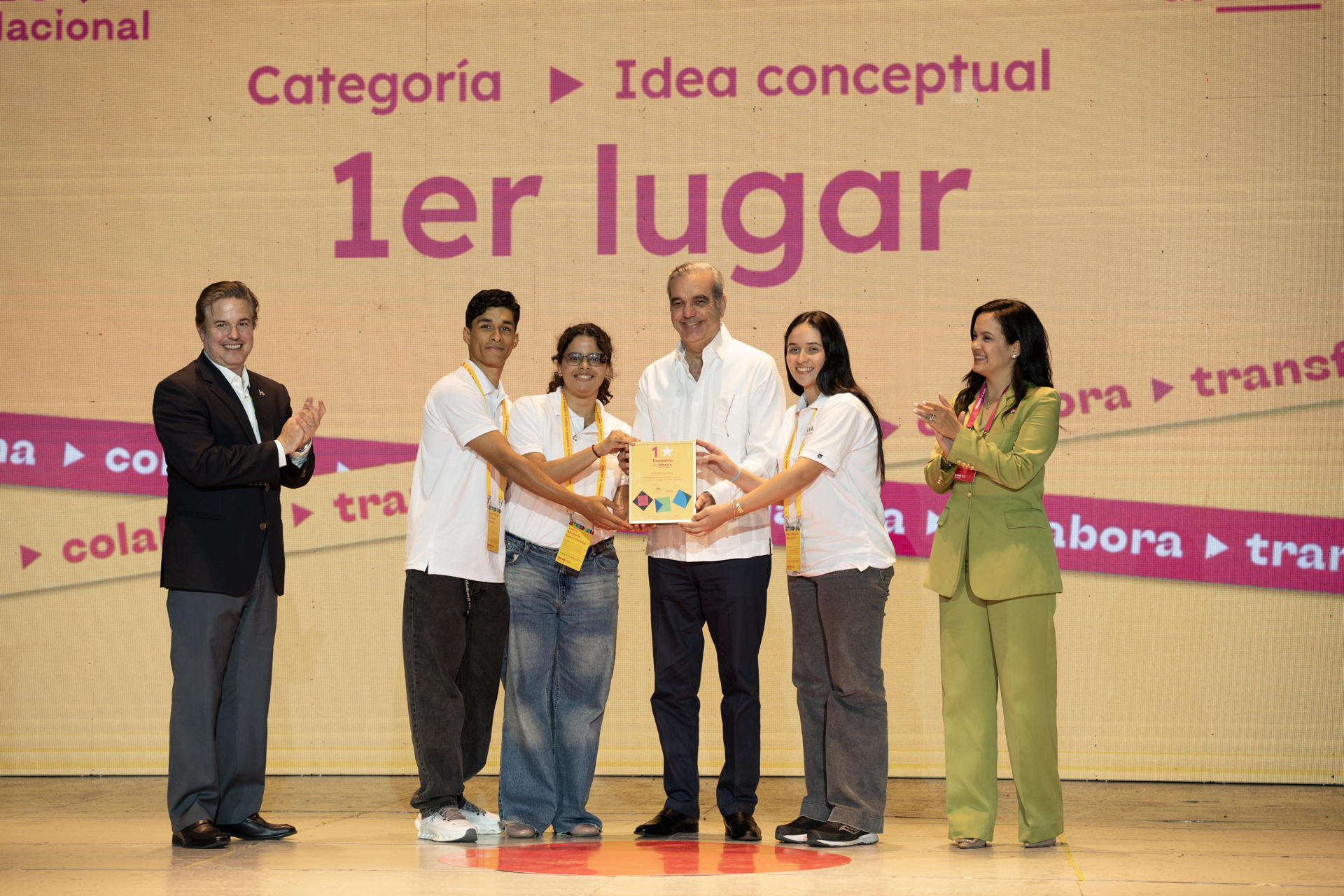 Gobierno dominicano premia seis proyectos de iniciativa ciudadana entre más de 500 propuestas