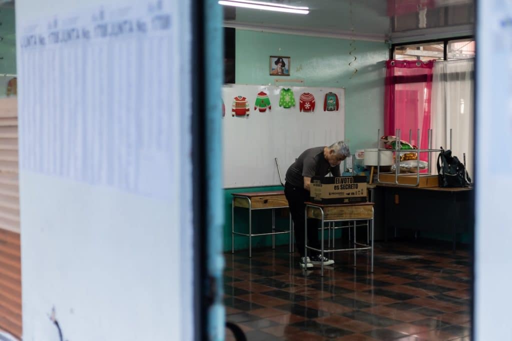 Costa Rica asiste a una votación empañada por una escalada inédita de confrontación política en su historia democrática