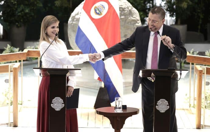 Chaves nombra a presidenta electa como ministra para asegurar continuidad política en Costa Rica