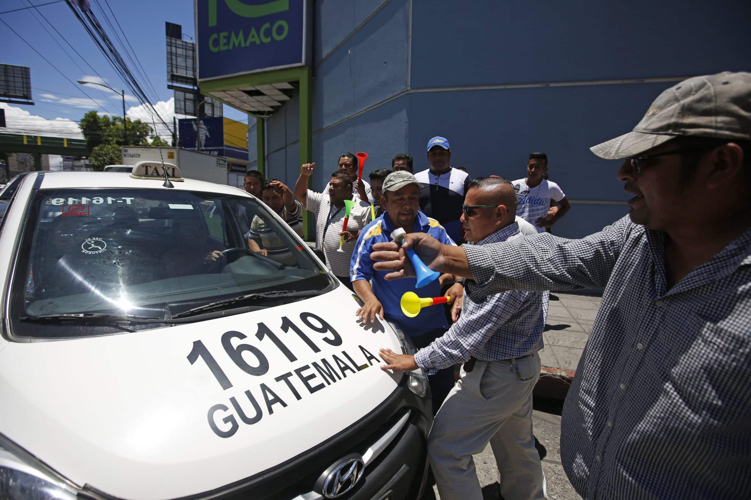 Taxistas versus plataformas digitales de “raid”: la disputa legal que Centroamérica no resuelve