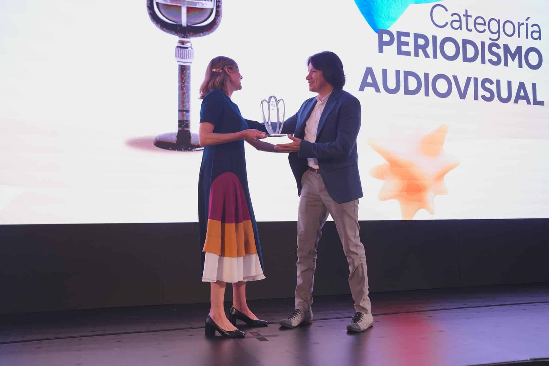 El Premio Roche 2026 busca las mejores historias iberoamericanas de periodismo en salud