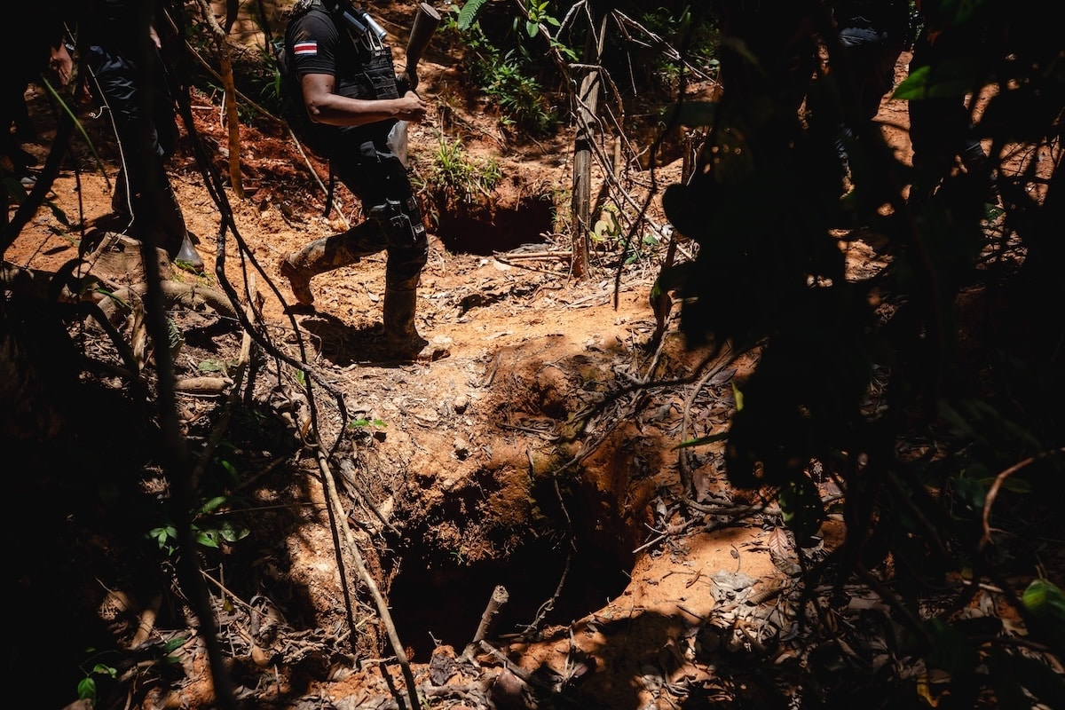 La ruta del mercurio: el metal tóxico que cruza de Nicaragua a Costa Rica oculto en goteros para los ojos