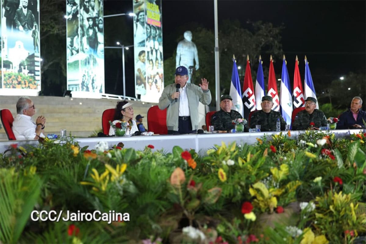 Ortega ataca por primera vez a Trump y dice que “sufre un desquiciamiento mental”