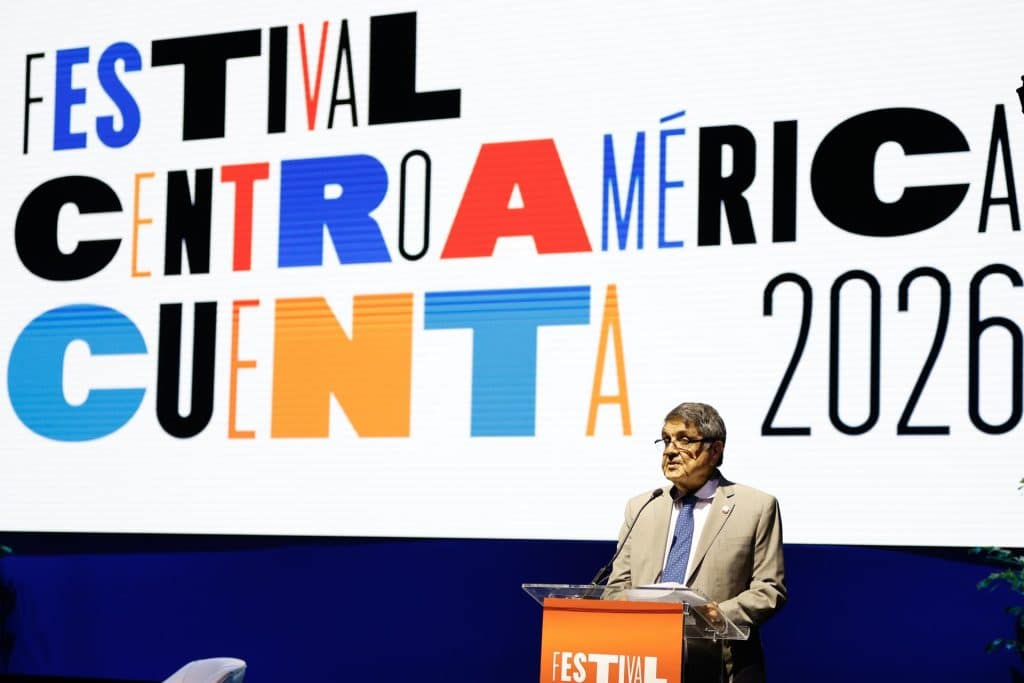 La RAE entrega su Silla L a Sergio Ramírez, el primer centroamericano elegido académico de número