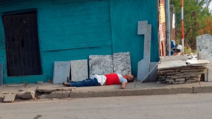 Muerte del ortopedista abandonado en una acera deja más dudas que respuestas por la omisión de auxilio y manejo policial
