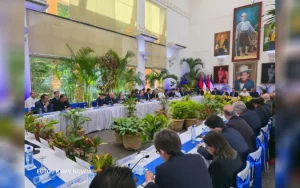 Ortega y Murillo proponen “periodos de siete años renovables” para perpetuarse en el poder