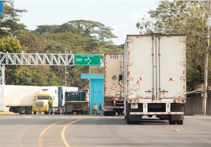 Retrasos en aduanas “pueden llegar a encarecer en un 30% las exportaciones”, advierte líder de cámaras de comercio de Centroamérica