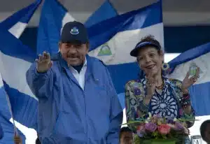 “Bukele es un dictador igual que cualquier otro: roba, mata, tortura y persigue, solo que con mejores relaciones públicas”