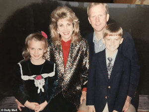 El hermano de Natalie Harp, la “impresora humana” de Trump, vive “en paz” bajo la dictadura Ortega-Murillo
