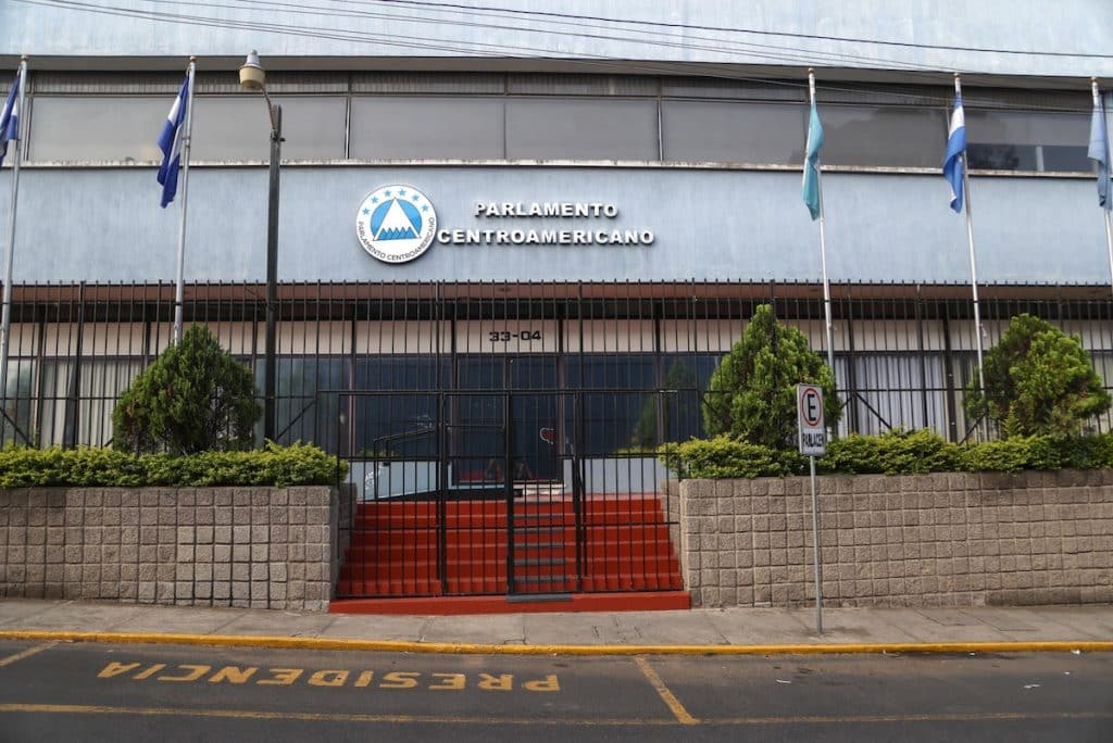 Salida del Parlacen termina con el refugio diplomático del orteguismo para políticos pasados de moda (o inútiles)